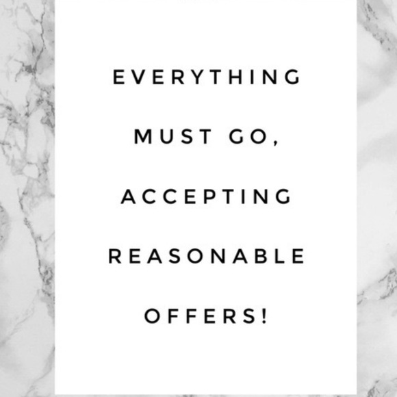 CLOSET CLEAN OUT! DISCOUNTS DISCOUNTS DISCOUNTS! - Picture 1 of 1